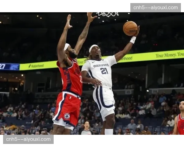 快船科林斯米勒成板凳信任，轮换时间均达25分钟左右