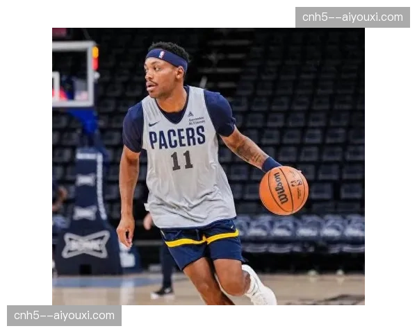 史密斯四月场均命中4记三分外线火力持续输出